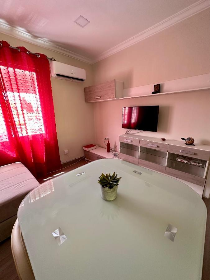 Precioso Apartamento 3 Dormitorios, Aire Acondicionado Menos 10 Min A Pie Feria Jerez De La Frontera Appartamento *